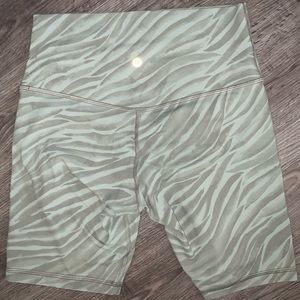 Lulu high rise 8” biker shorts worn one time